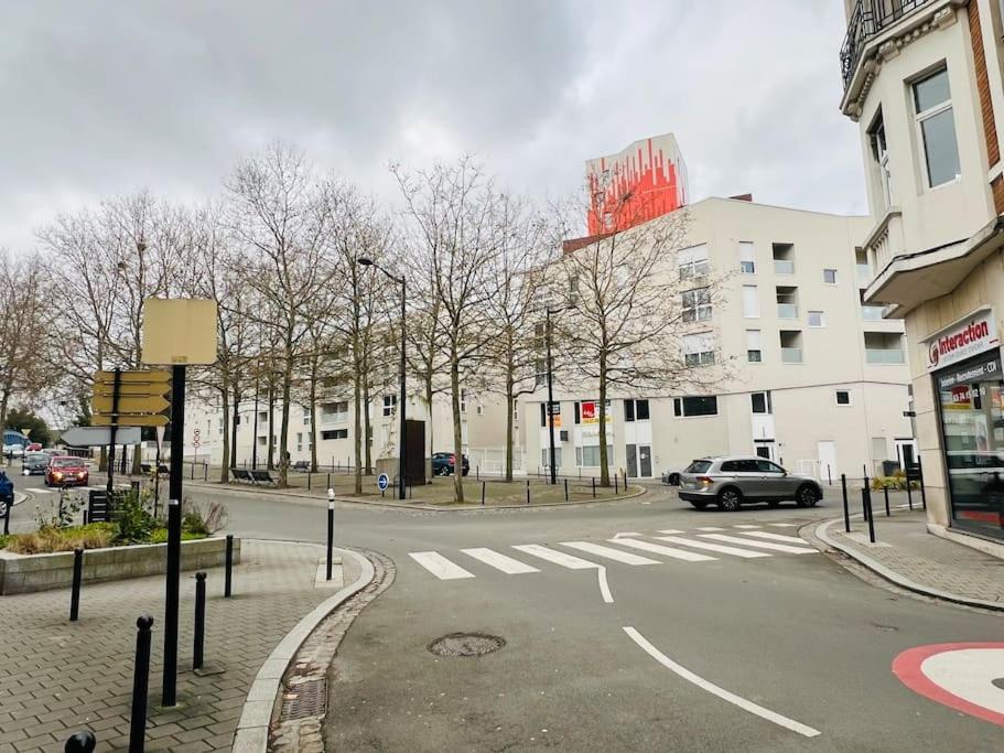 Apt Des Artistes, 3 Min A Pied Gare Et Centre Valenciennes Exterior foto